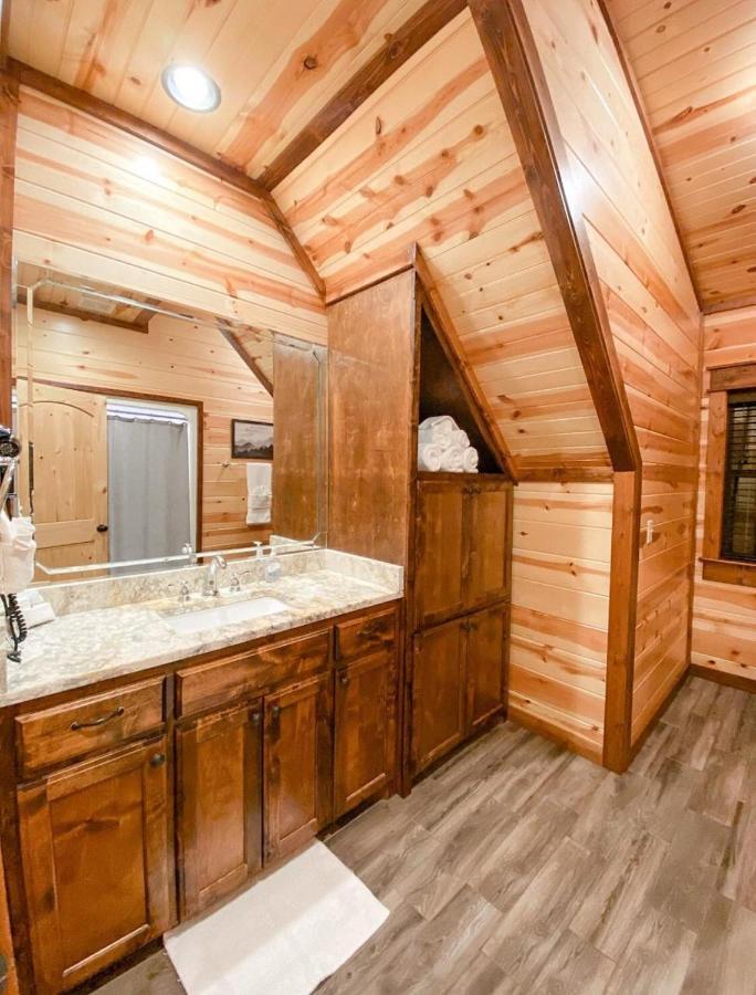 Stone Mountain Lodge 5000Sqft 6 Bed Game Room Pool Table Hot Tub Broken Bow Ngoại thất bức ảnh
